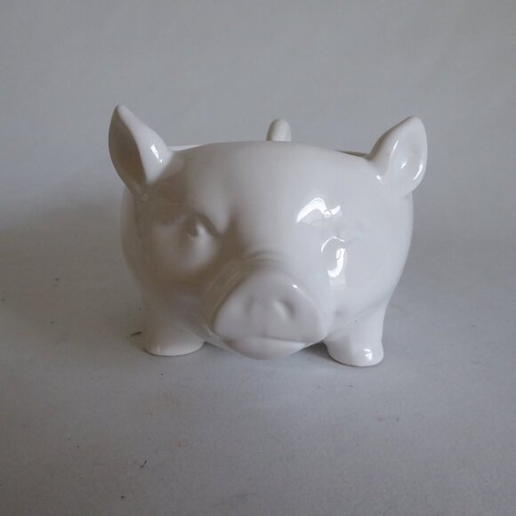 NEW CREATIVE CO-OP BRAND WHITE PIG CERAMIC HANDLED BOWL DISH - Picture 8 of 12